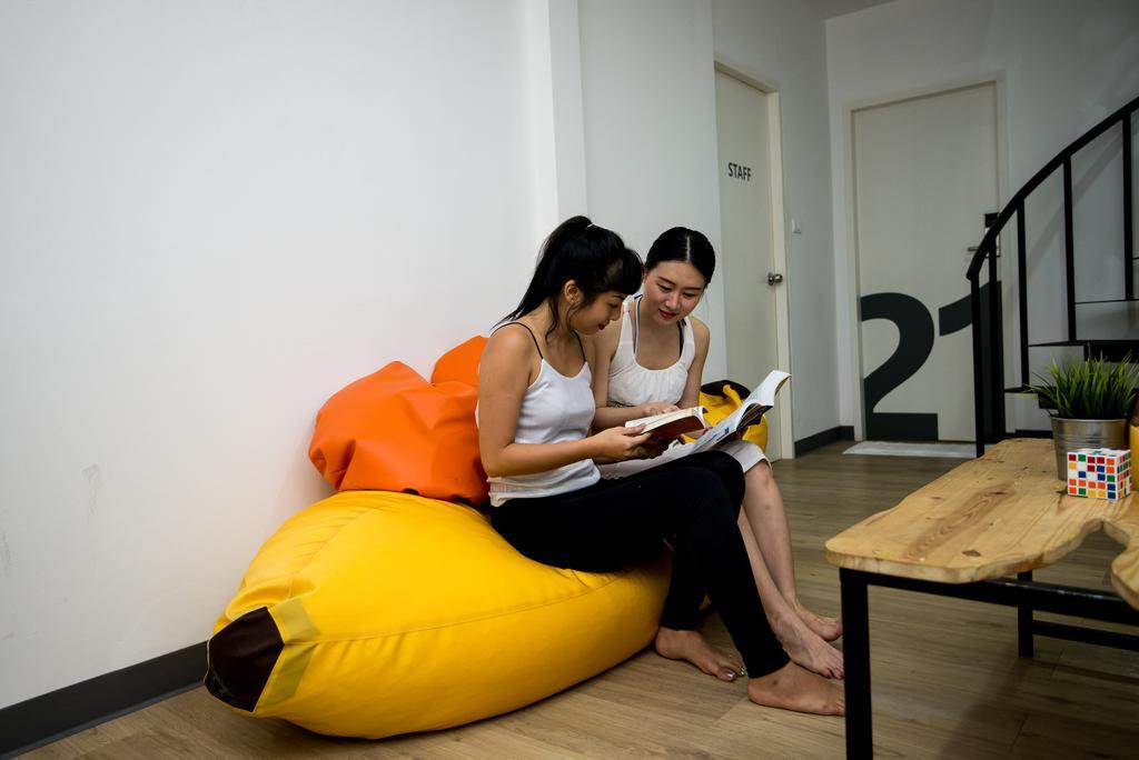 MonkeyNap Hostel Bangkok Buitenkant foto