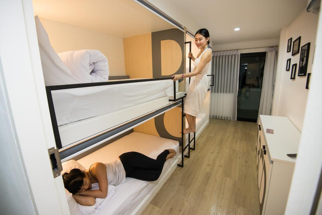 MonkeyNap Hostel Bangkok Buitenkant foto