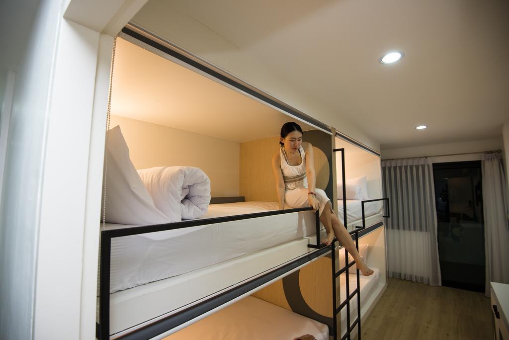 MonkeyNap Hostel Bangkok Buitenkant foto