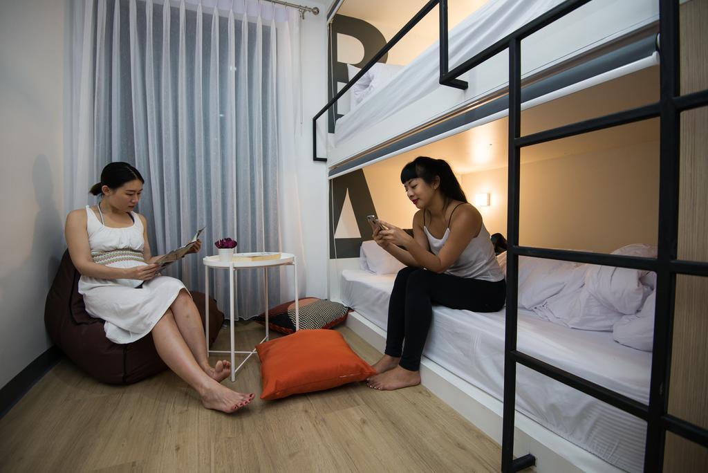 MonkeyNap Hostel Bangkok Buitenkant foto