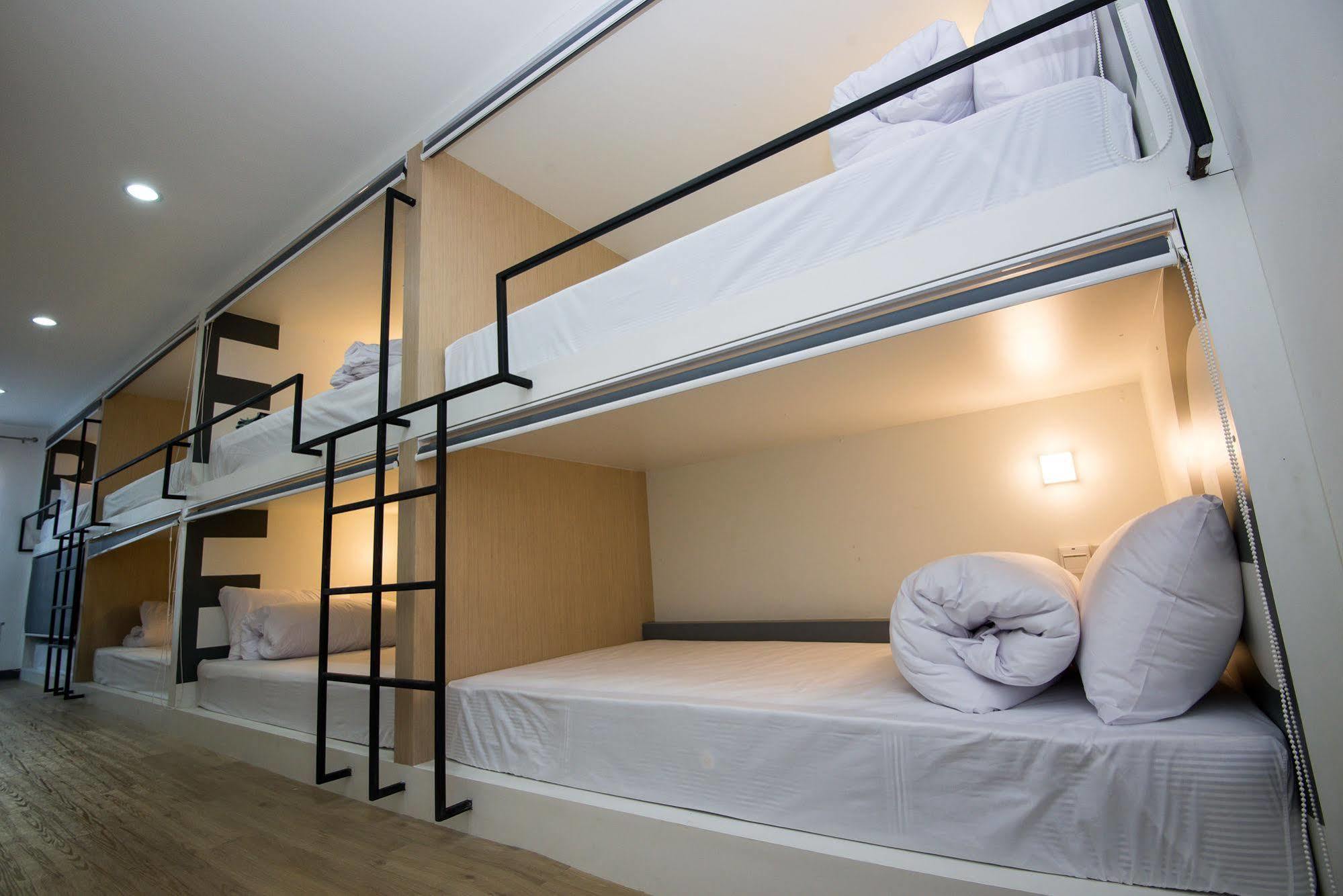 MonkeyNap Hostel Bangkok Buitenkant foto