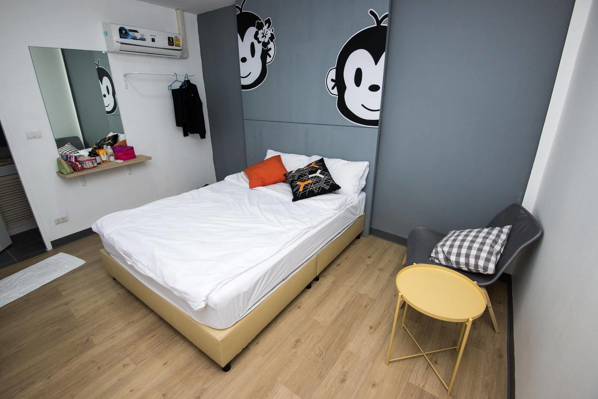 MonkeyNap Hostel Bangkok Buitenkant foto