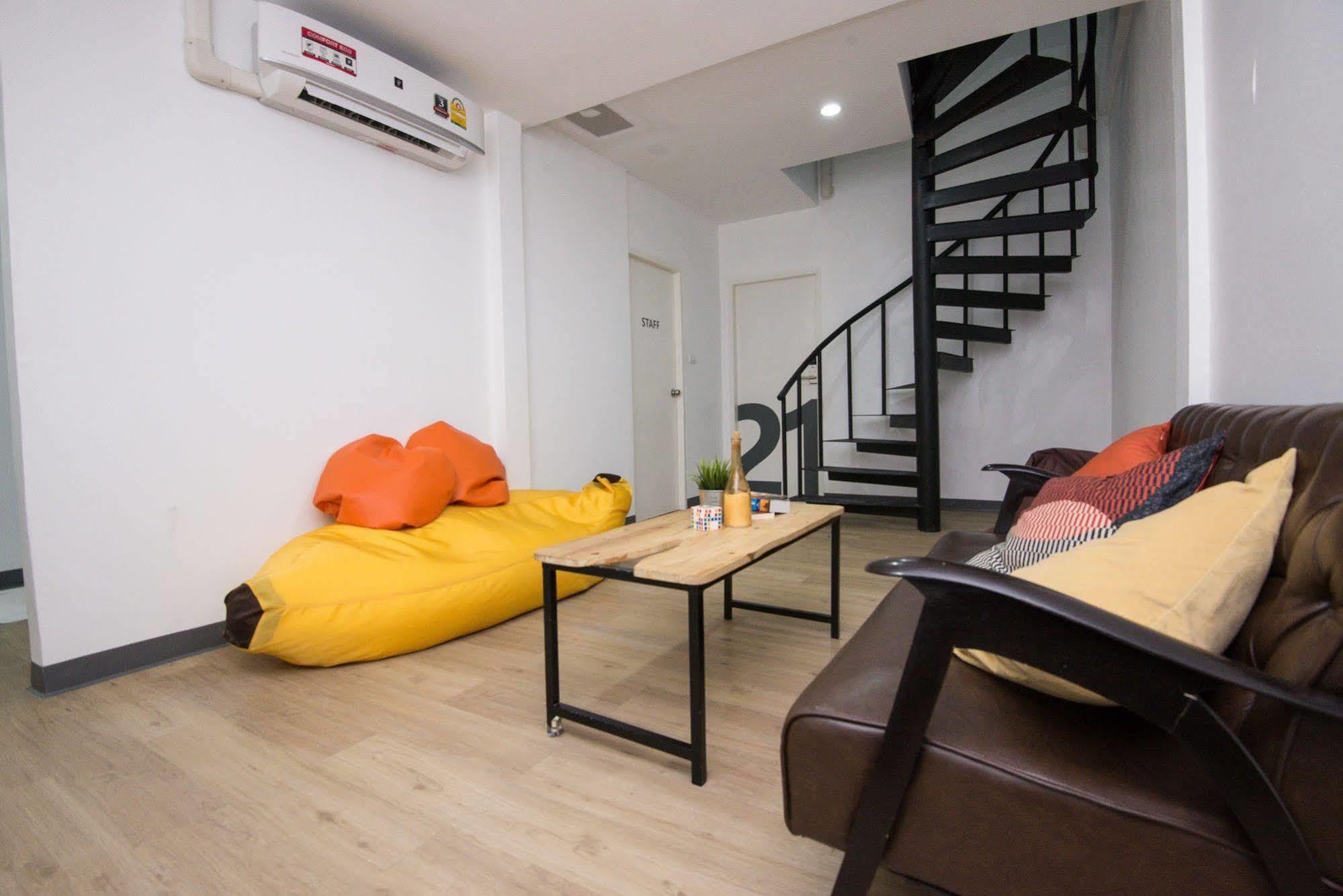 MonkeyNap Hostel Bangkok Buitenkant foto