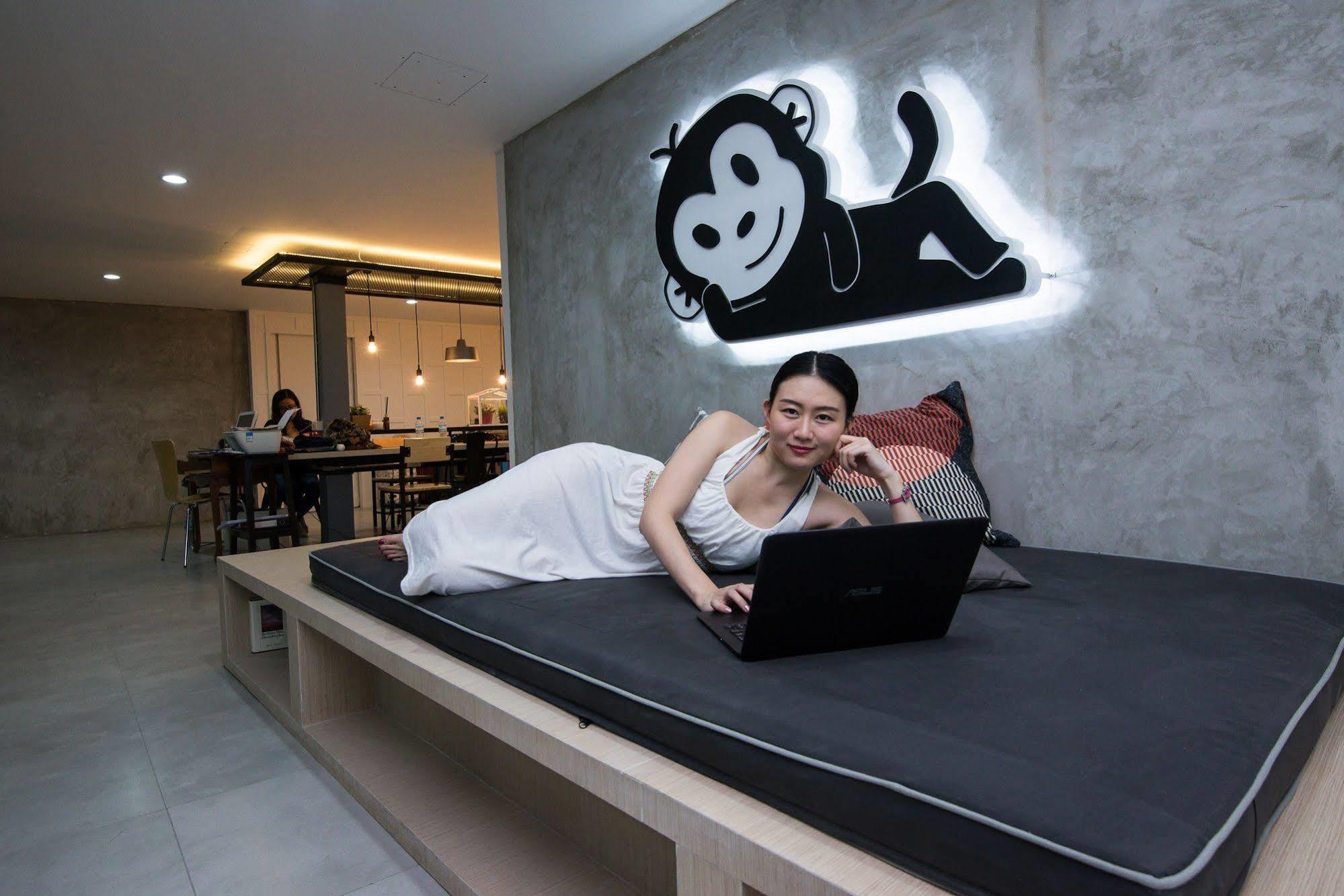 MonkeyNap Hostel Bangkok Buitenkant foto