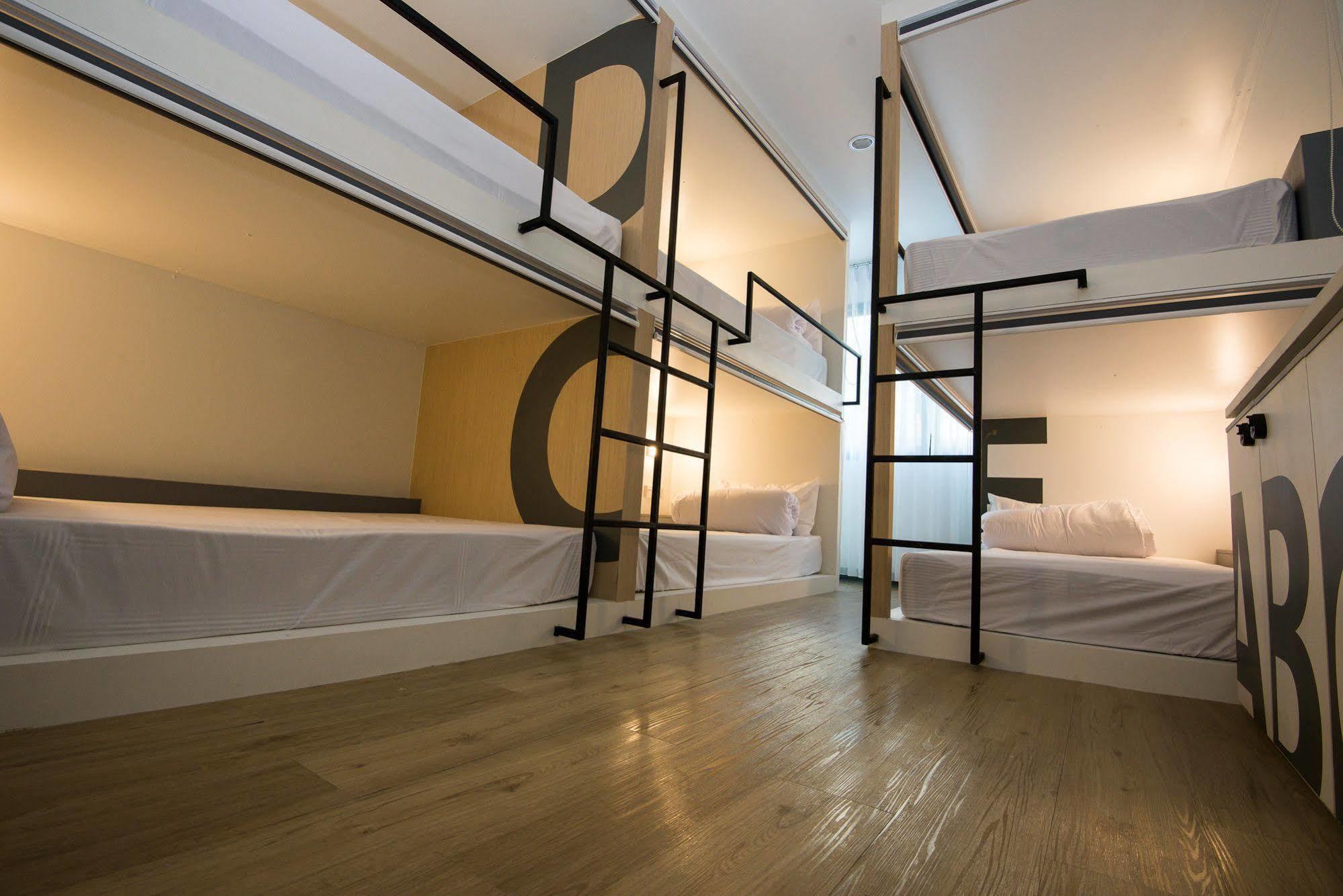 MonkeyNap Hostel Bangkok Buitenkant foto