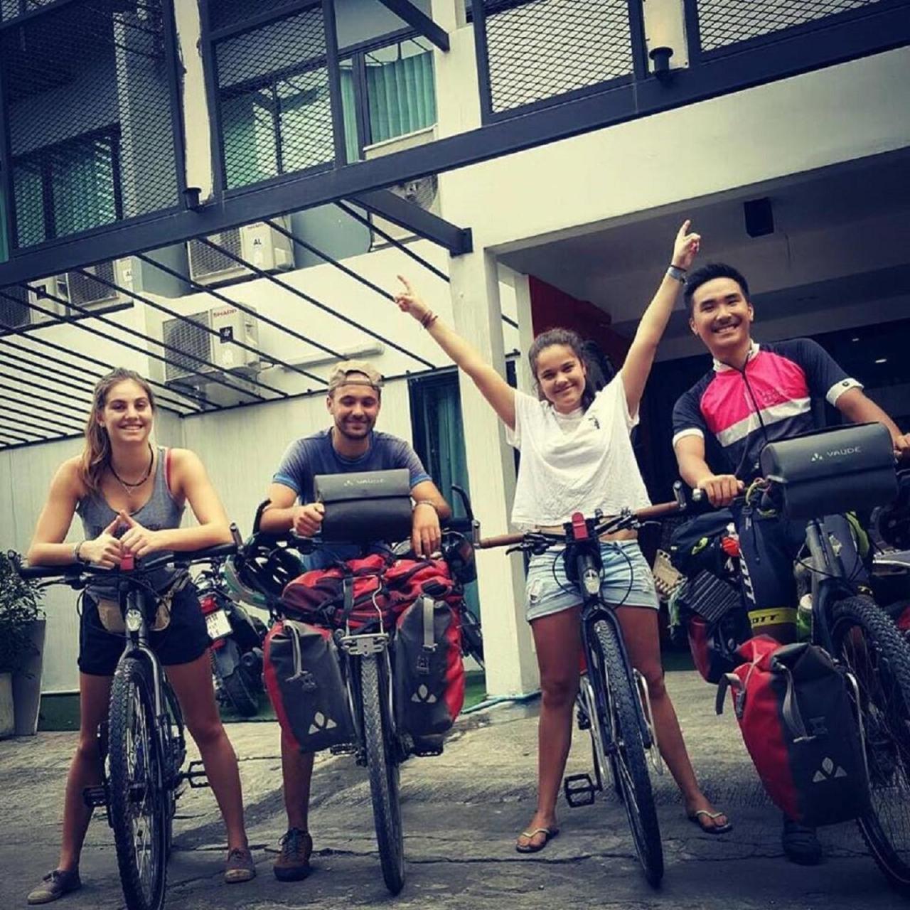 MonkeyNap Hostel Bangkok Buitenkant foto